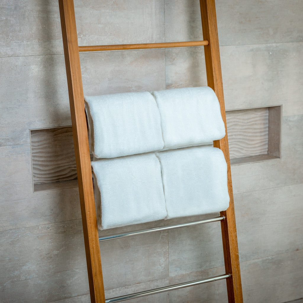 Luxury Organic Cotton Bath Towels | 700 GSM | GOTS-Certified | Pack of 4