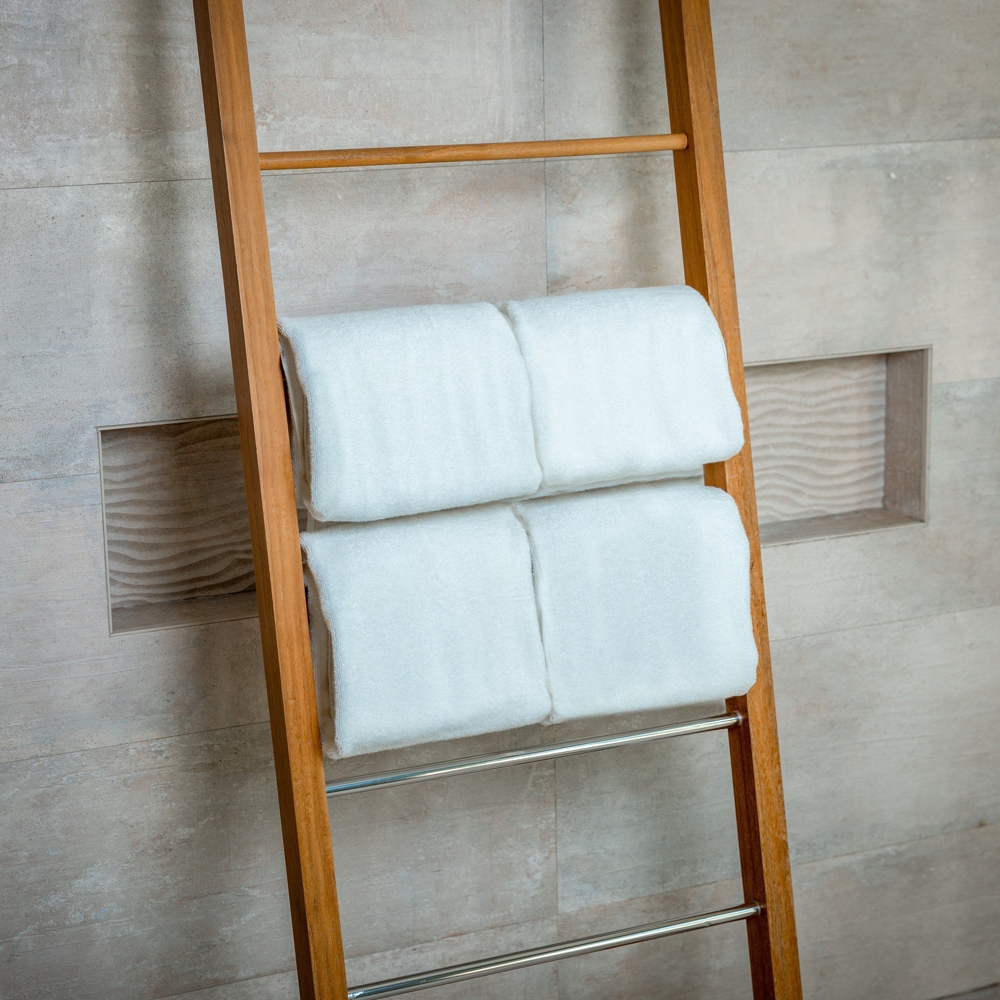 Luxury Organic Cotton Bath Towels | 700 GSM | GOTS-Certified | Pack of 4